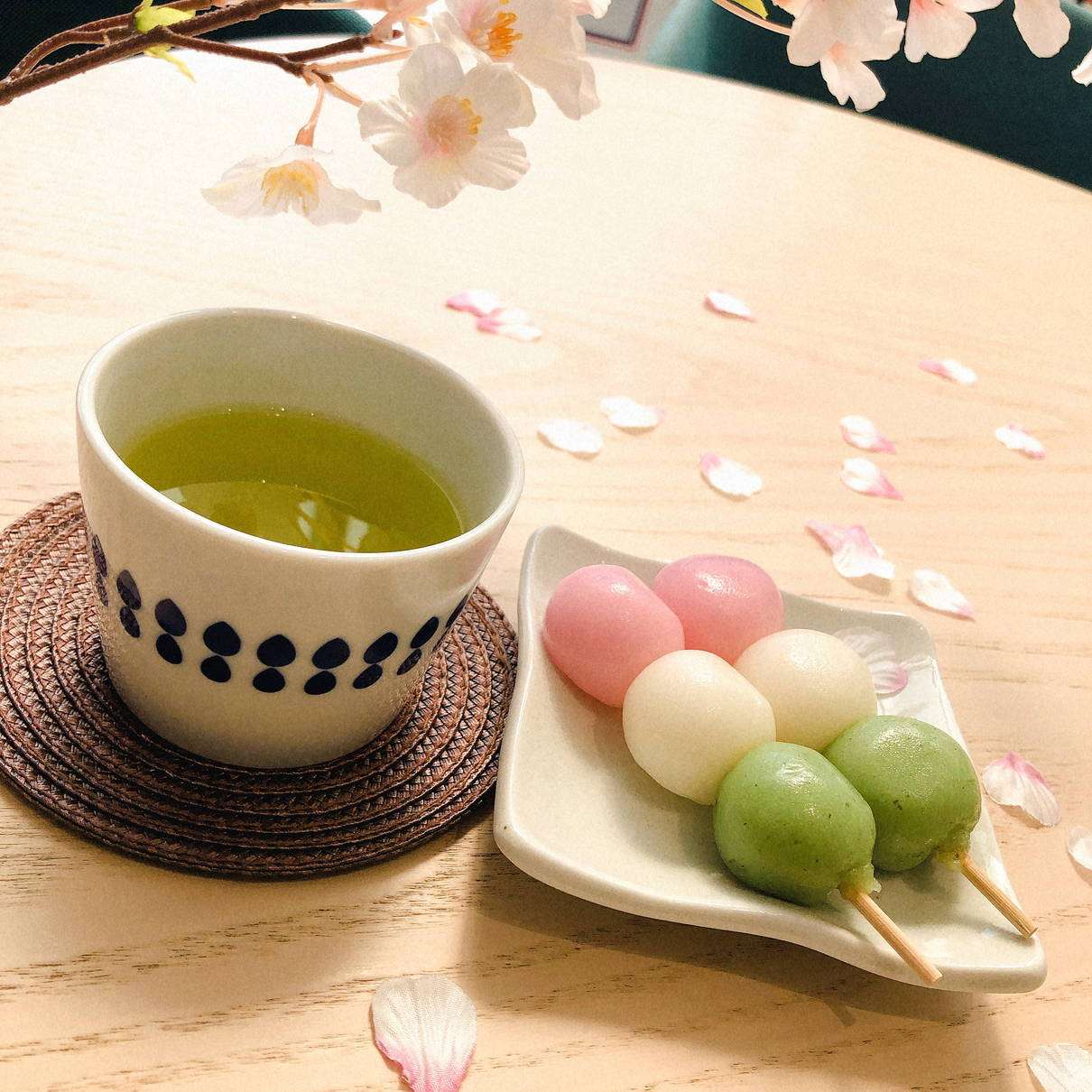 4月のお菓子 ディーラー最新情報｜ボルボ・カー 金沢